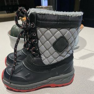 Carter’s snow boots